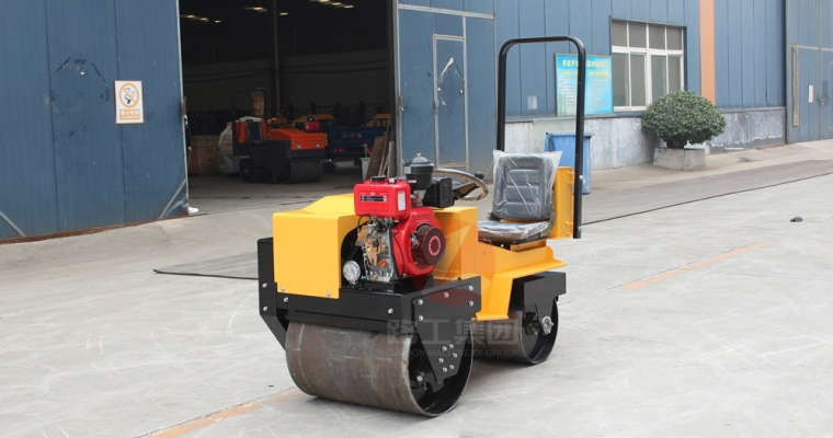 如何有效保養小型壓路機的機械傳動系統呢？